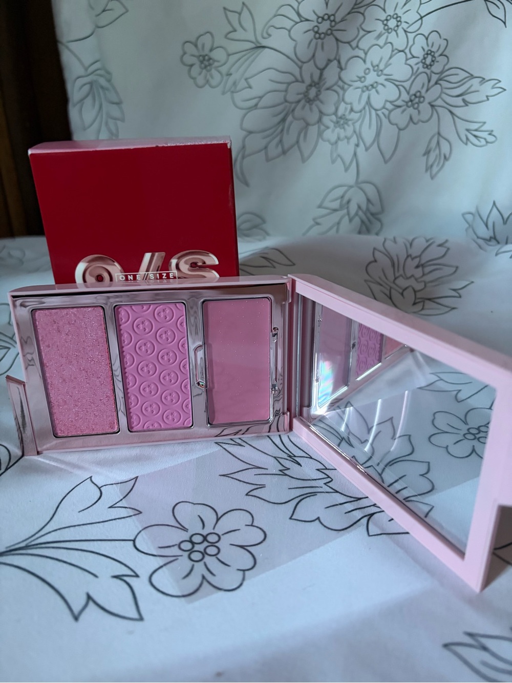 ONE/SIZE Trio Blush Palette in Attention Seeker